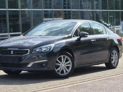 Gebraucht Peugeot 508 Allure 114 PS (83 kW) 2014 Schwarz Limousine