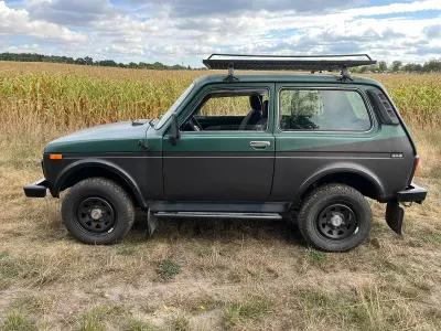 Gebraucht Lada niva 83 PS (61 kW) 2011 Grün SUV