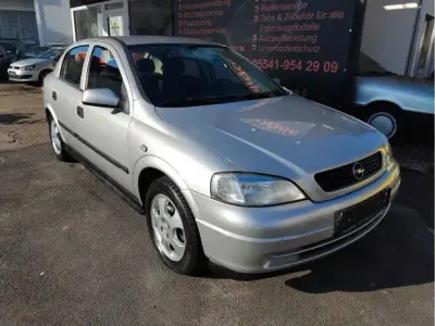 Gebraucht Opel Astra 101 PS (74 kW) 1999 Silber Limousine