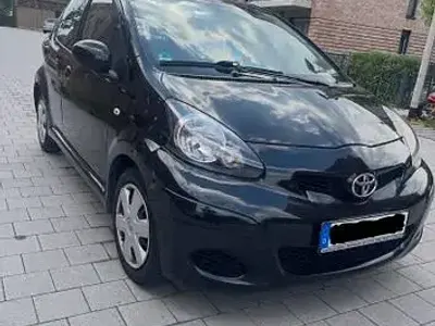 Gebraucht Toyota Aygo 68 PS (50 kW) 2009 Schwarz Kleinwagen