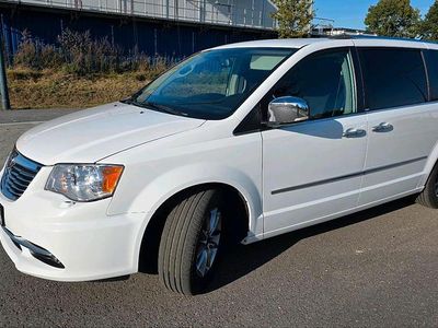 Weiß Gebraucht 2014 Chrysler Voyager Platinum Van / Kleinbus | 14.500 €