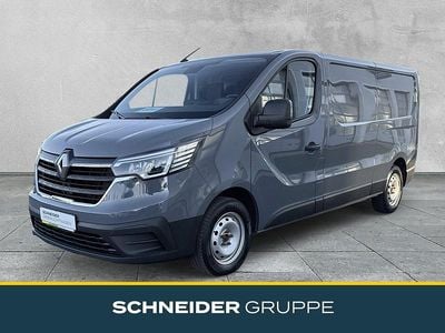 Grau Gebraucht 2022 Renault Trafic Komfort Van / Kleinbus | 20.890 € (Fairer Preis)