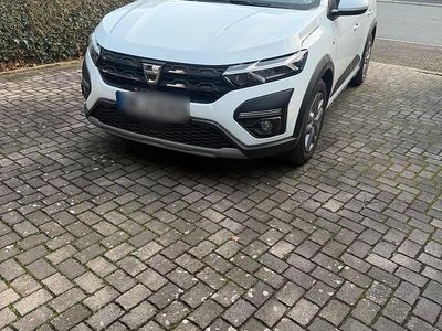 Gebraucht Dacia Sandero Stepway 106 PS (77 kW) 2022 Weiß Kleinwagen