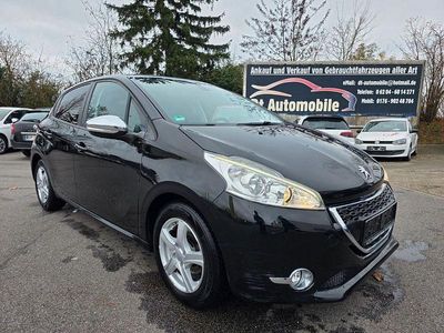Gebraucht Peugeot 208 Style 82 PS (60 kW) 2015 Schwarz Kleinwagen