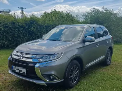 Gebraucht Mitsubishi Outlander Edition 150 PS (110 kW) 2018 Grau SUV