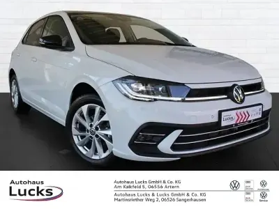Gebraucht VW Polo Style 95 PS (69 kW) 2022 Weiß (pure white deep black perleffekt) Limousine