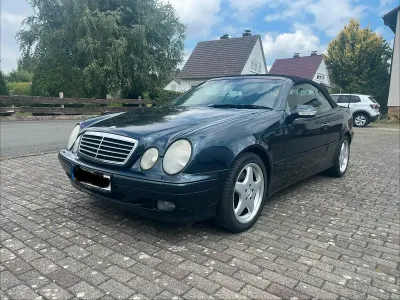 Gebraucht Mercedes CLK230 AMG 197 PS (144 kW) 2001 Schwarz Cabrio
