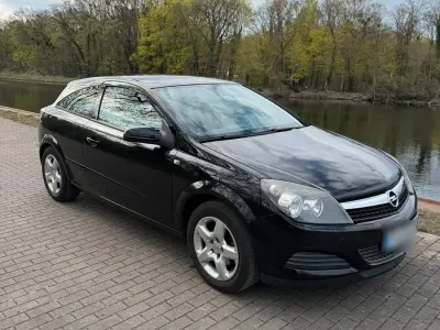 Gebraucht Opel Astra GTC 90 PS (66 kW) 2008 Schwarz Coupé