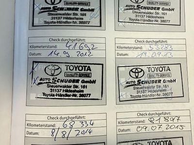 Rot Gebraucht 2009 Toyota Urban Cruiser Kleinwagen | 4.990 €