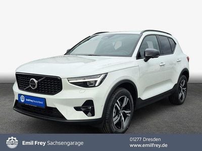 Neu Volvo XC40 Plus 197 PS (144 kW) 2026 Crystal weißperleffekt SUV