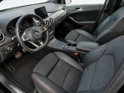 Gebraucht Mercedes B200 AMG line 136 PS (100 kW) 2019 Schwarz Kleinwagen