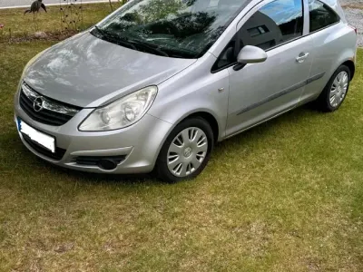 Używany Opel Corsa 60 KM (44 kW) 2008 Srebrny Hatchback
