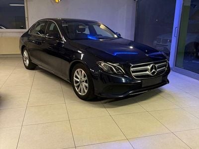 Gebraucht Mercedes E200 Avantgarde 150 PS (110 kW) 2017 Blau Limousine