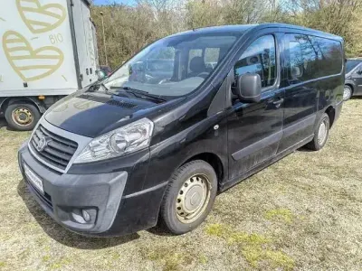 Second-hand Fiat Scudo 128 CP (94 kW) 2015 Negru Van