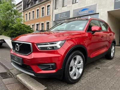 Używany Volvo XC40 Momentum 163 KM (119 kW) 2021 Czerwony SUV
