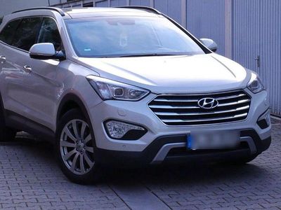 Hyundai Grand Santa Fe