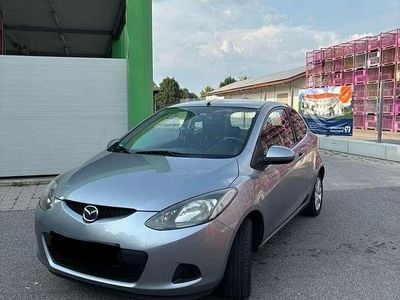 Grau Gebraucht 2009 Mazda 2 Inclusive Kleinwagen | 2.400 € (Fairer Preis)