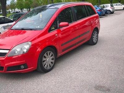 Usata Opel Zafira 150 CV (110 kW) 2007 Rosso Monovolume