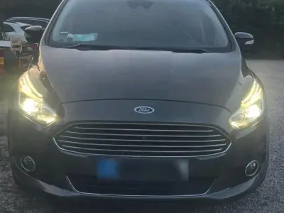 Gebraucht Ford S-MAX S 179 PS (131 kW) 2016 Van / Kleinbus