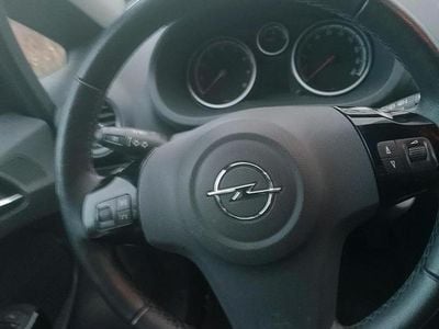 Gebraucht Opel Corsa 90 PS (66 kW) 2010 Schwarz Kleinwagen