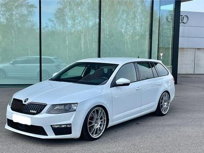 Gebraucht Skoda Octavia RS 184 PS (135 kW) 2016 Weiß Kleinwagen