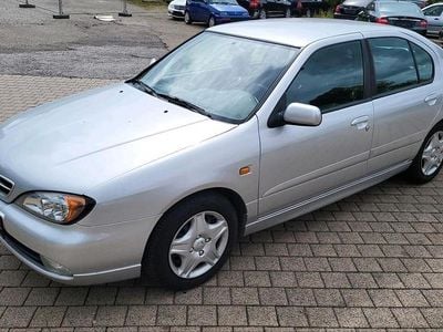 Silber Gebraucht 2000 Nissan Primera Limousine | 2.700 € (Fairer Preis)