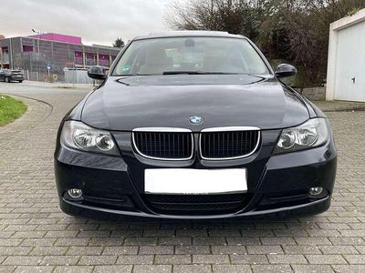 Gebraucht BMW 318 143 PS (105 kW) 2008 Schwarz Limousine