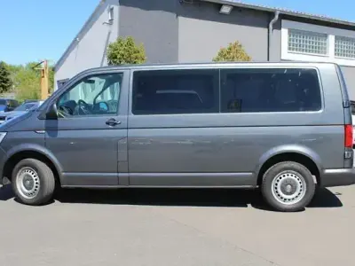 Gebraucht VW Caravelle Trendline 102 PS (75 kW) 2016 Grau Van