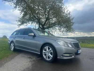 Gebraucht Mercedes E200 Avantgarde 184 PS (135 kW) 2012 Grau Kombi