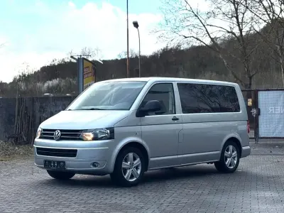 Gebraucht VW Multivan 140 PS (102 kW) 2011 Silber Van / Kleinbus