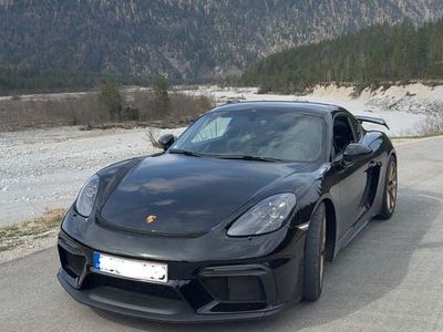 Porsche Cayman GT4