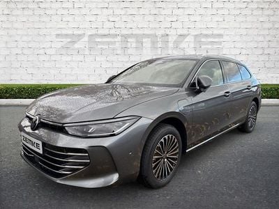 Nuova VW Passat Elegance 150 CV (110 kW) 2025 Grigio Station wagon