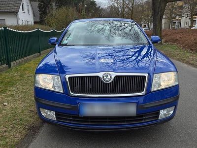 Używany Skoda Octavia 102 KM (75 kW) 2004 Niebieski Sedan/Limuzyna