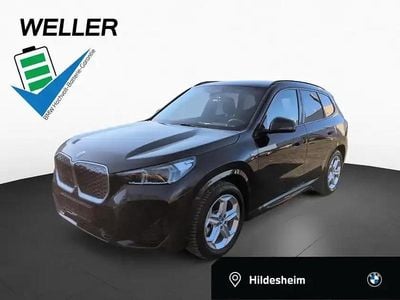 Black sapphire (schwarz) Gebraucht 2024 BMW iX1 M Sport SUV | 39.950 € (Guter Preis)