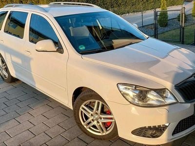 Gebraucht Skoda Octavia RS 170 PS (125 kW) 2012 Weiß Kombi