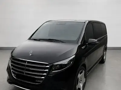 Gebraucht Mercedes V300 237 PS (174 kW) 2024 Schwarz Van / Kleinbus