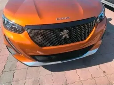 Gebraucht Peugeot 2008 130 PS (95 kW) 2020 Orange SUV