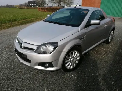 Usata Opel Tigra 90 CV (66 kW) 2005 Grigio Cabrio