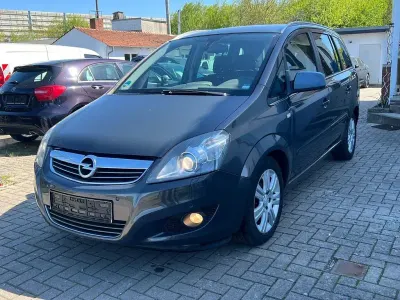 Usata Opel Zafira 125 CV (91 kW) 2013 Grigio Monovolume