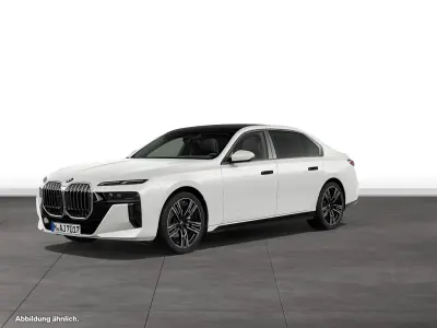 Gebraucht BMW 740 M Sport 299 PS (219 kW) 2025 Weiß Limousine