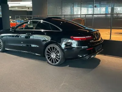 Gebraucht Mercedes E300 245 PS (180 kW) 2018 Schwarz Coupé