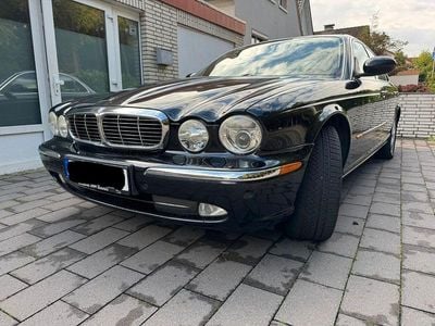 Jaguar XJ8