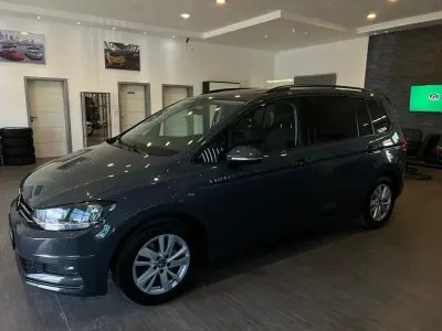 Gebraucht VW Touran Business 150 PS (110 kW) 2022 Grau Van / Kleinbus