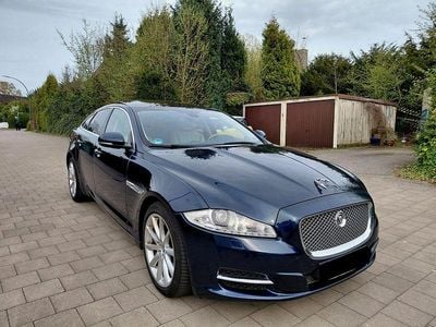 Second-hand Jaguar XJ Portfolio 275 CP (202 kW) 2013 Albastru Berlinǎ
