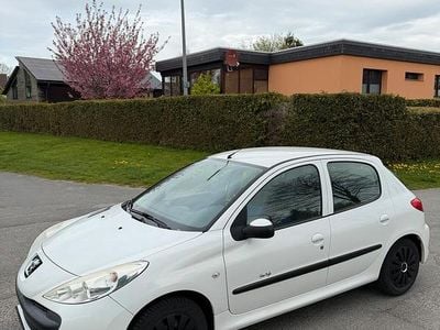 Gebraucht Peugeot 206+ Style 75 PS (55 kW) 2011 Weiß Kleinwagen