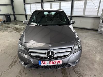 Usata Mercedes B180 Sport 122 CV (89 kW) 2012 Grigio Monovolume
