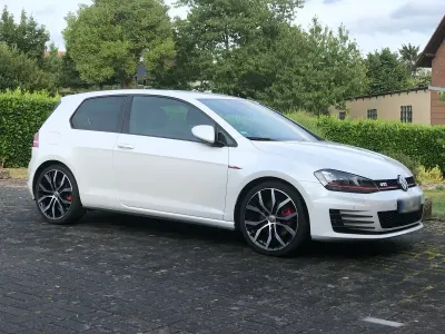 Gebraucht VW Golf VII GTI 220 PS (161 kW) 2013 Weiß Limousine