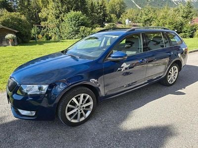 Blau Gebraucht 2014 Skoda Octavia Kombi | 12.000 € (Fairer Preis)