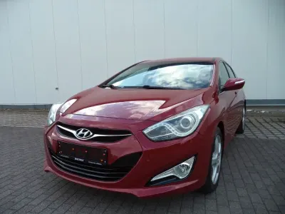 Gebraucht Hyundai i40 Style 178 PS (130 kW) 2012 Rot Limousine