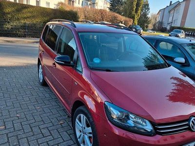Gebraucht VW Touran 140 PS (102 kW) 2012 Rot Van / Kleinbus